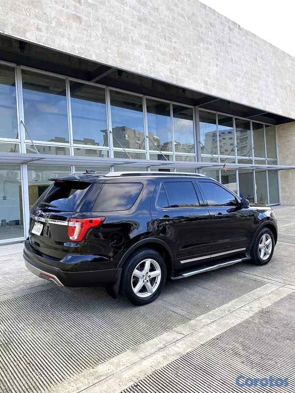 jeepetas y camionetas - Ford Explorer XLT 2017 – Único dueño – Comprada en 3