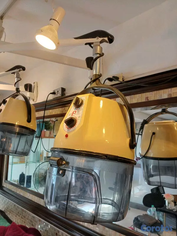 negocios en venta - SALÓN EN LIQUIDACIÓN, VENDEMOS TODO, Lavapelo, secador aéreo, vitrinas, Sillón  7