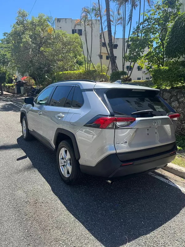 jeepetas y camionetas - Toyota rav4 2021 3