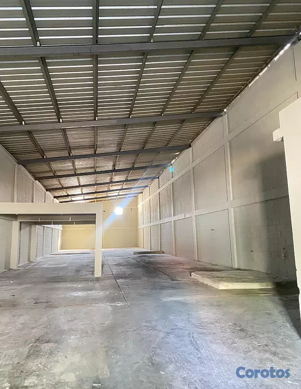 oficinas y locales comerciales - se alquila nave  3