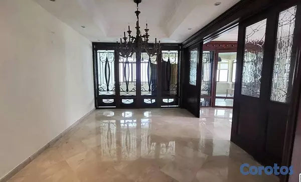 casas - Casa de 4 habitaciones 4 baños en alquiler en Los  12