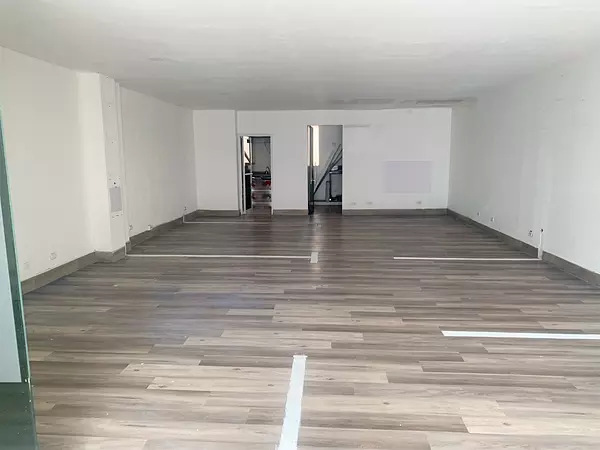 oficinas y locales comerciales - Propiedad en alquiler en naco 2