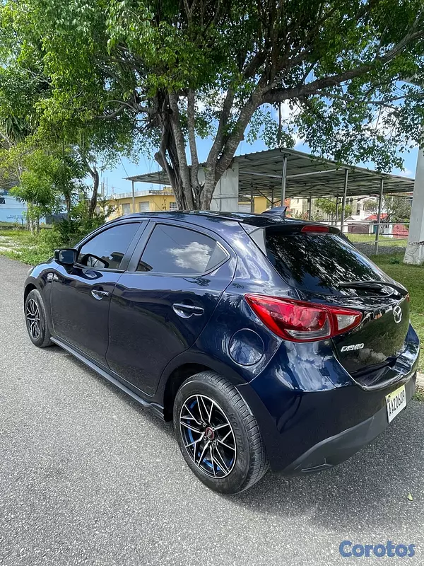 carros - Mazda Demio Turing 7