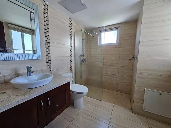 apartamentos - Se vende y se alquila  apartamento en el Naco 
 3