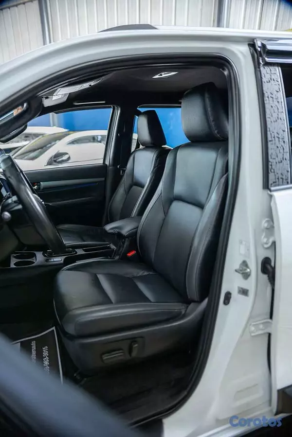 jeepetas y camionetas - Toyota Hilux Conquest 2023 Impecable  7