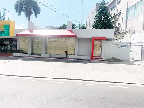 oficinas y locales comerciales - Local en primer nivel   4