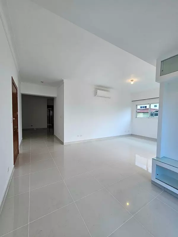 apartamentos - Amplio apartamento en renta  en el sector de Mirador Norte, próx. AV. 27 FREBREO 1