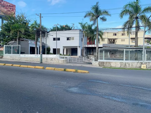 oficinas y locales comerciales - De oportunidad esquinero en arroyo hondo 7