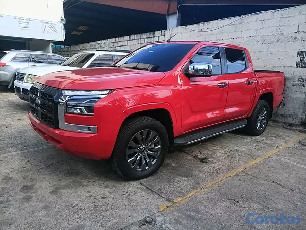 jeepetas y camionetas - Mitsubishi Tritón Diésel Doble Cabina 4WD 25  3