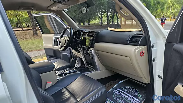 jeepetas y camionetas - Toyota 4runner 2013 3 filas 7
