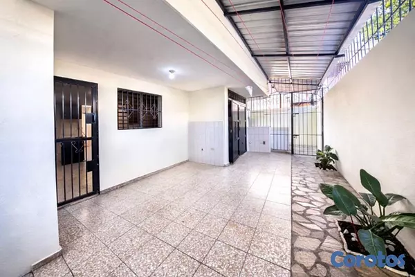casas - Casa de dos niveles en venta en Miramar 7
