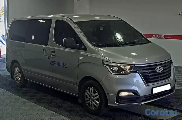 jeepetas y camionetas - HYUNDAI GRAND STAREX 2021 GRIS 2