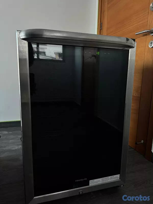 electrodomesticos - Nevera de Vinos Frigidaire Acero Inox - Como Nuevo 3