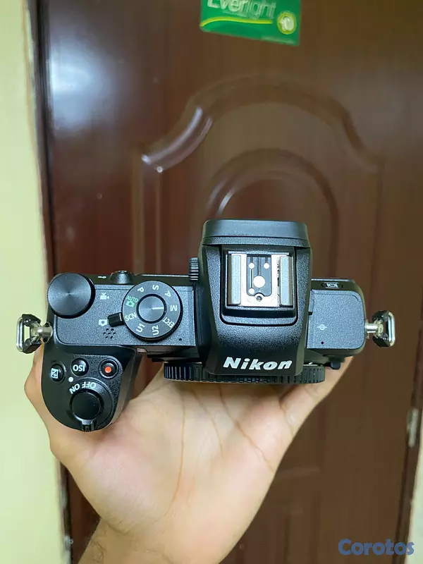 camaras y audio - Nikon z50 + dos lentes + flash +baterías extras y  7