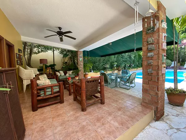 casas - VENDO CASA AMPLIA CON PISCINA EN ARROYO HONDO VIEJO 5