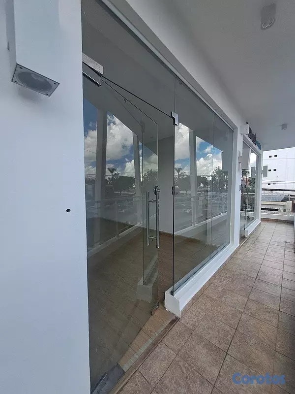 oficinas y locales comerciales - Alquilo Local 2do piso 30 mts en Ens. Julieta  6