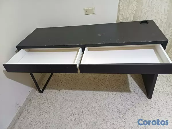 muebles y colchones - Escritorio Micke Ikea Usado 2