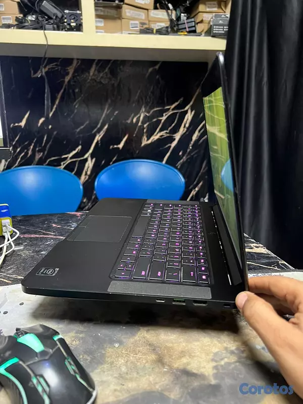 computadoras y laptops - Razer Blade 14/Intel i7-6700HQ @2.60Ghz /16gb/Nvid 5