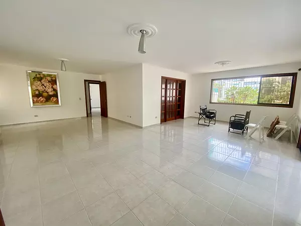 apartamentos - Clásico apartamento de venta en La Esmeralda  1