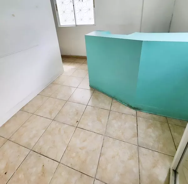 casas - Casa comercial céntrica Bella vista  4