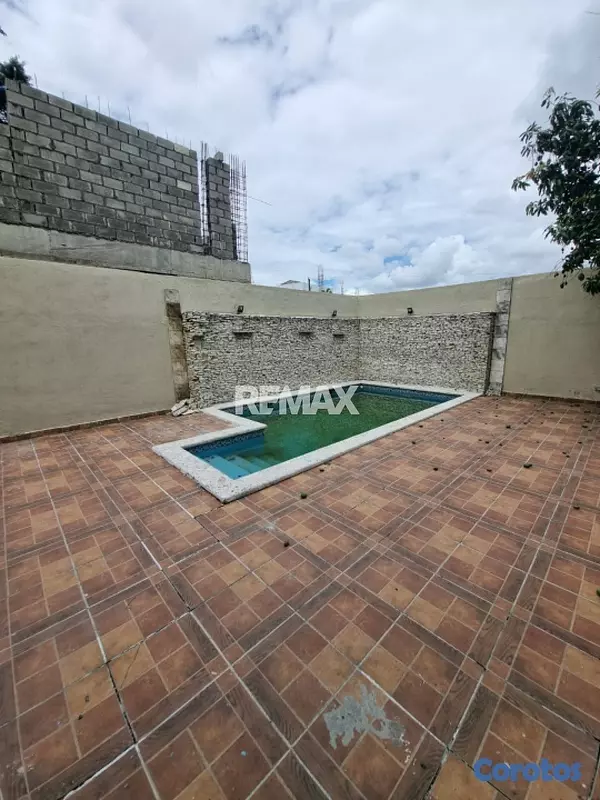 casas - Casa de 3 habitaciones 3.5 baños en alquiler en Lo 4