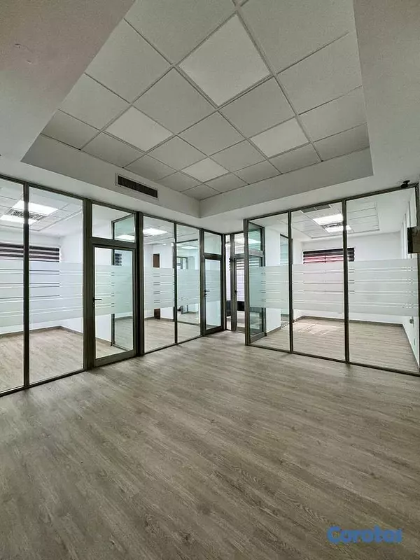 oficinas y locales comerciales - Locales para Oficinas en Ensanche Paraíso Recién r 9