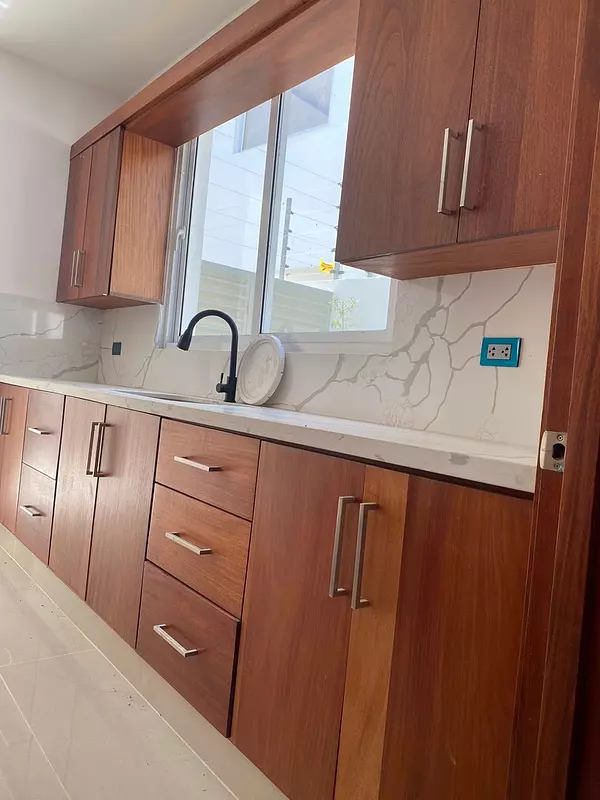 casas - Hermosa Casa de 2 Niveles en Proyecto Cerrado, Llanos de Gurabo  5