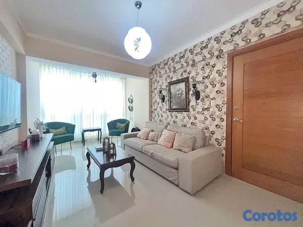 apartamentos - venta de apartamento con 2 parqueos y 113mts en la autopista de san isidro  2