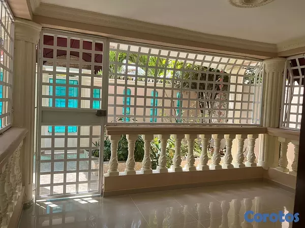 casas - venta de casa de lujo en el mirador del este Santo Domingo este  5