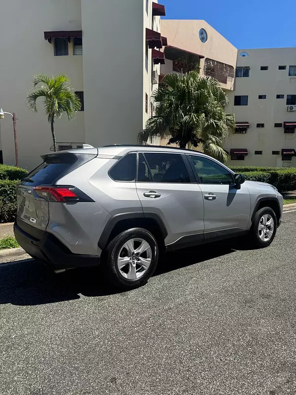 jeepetas y camionetas - Toyota rav4 2021 5