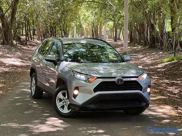 jeepetas y camionetas - Toyota RAV4 XLE 2021 AWD 15