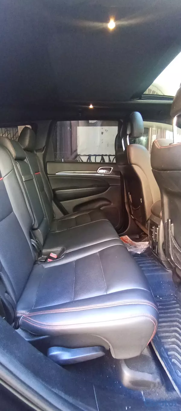 jeepetas y camionetas - JEEP GRAND CHEROKEE FULL. PANORÁMICA AÑO 2018 LIMITED 4X4.

-  10