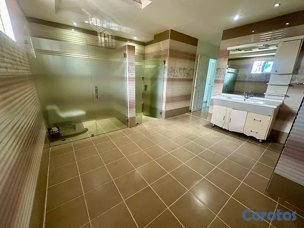 casas - Casa de 3 habitacioens 3 baños 4 parqueos en alqui 13