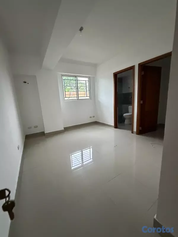 apartamentos - alquiló avenida independencia hondura tres habitaciones dos baños dos parqueos  16