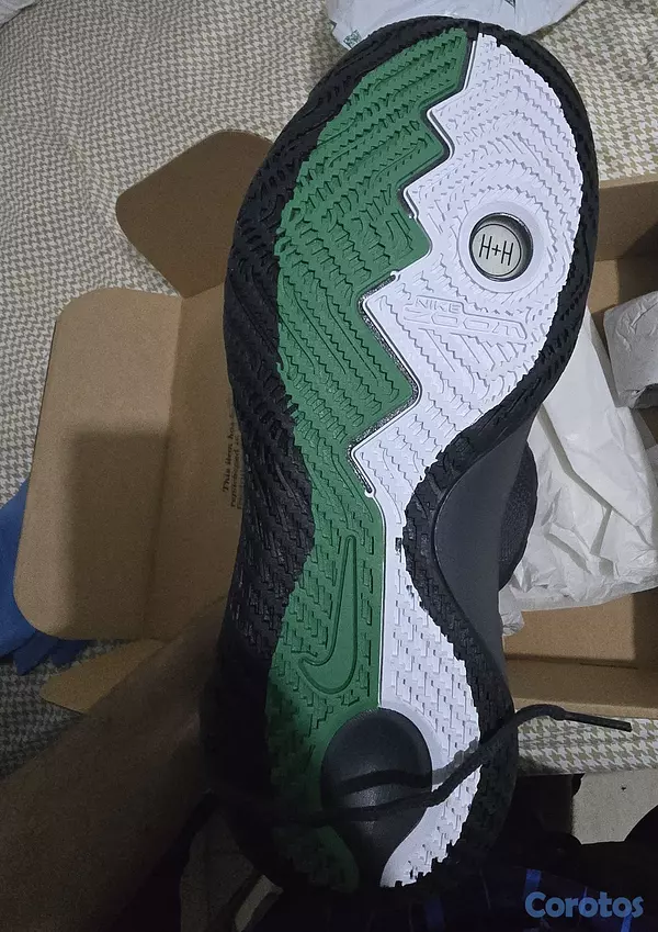zapatos para hombre - **Vendo tenis nike Kyrie Irving size 12 nuevos 4