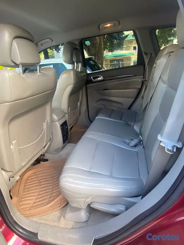 jeepetas y camionetas - JEEP GRAN CHEROKEE 2012 4