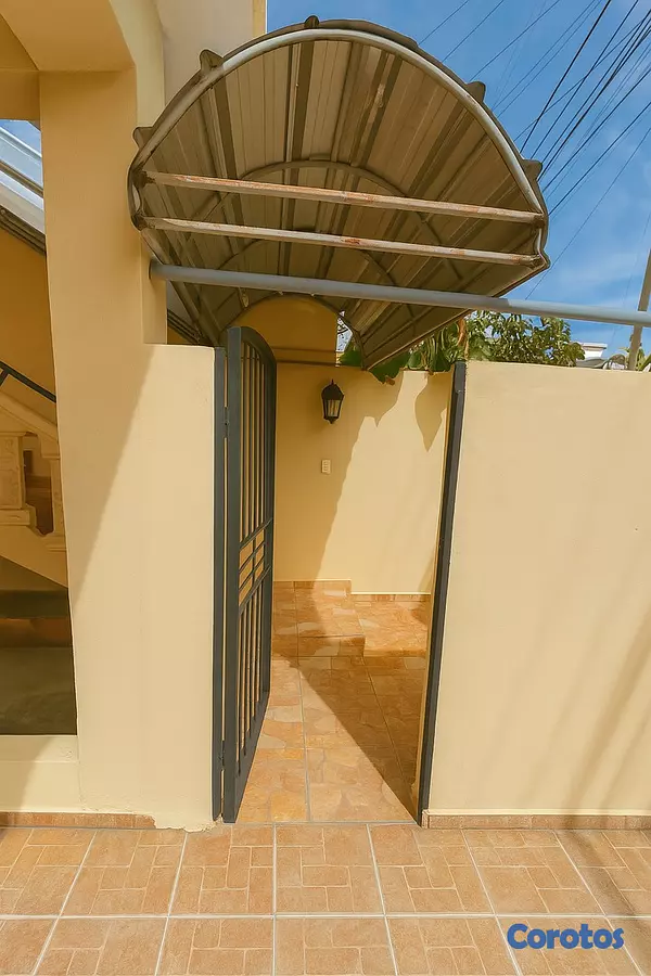 casas - VENDO Casa de 3 Niveles En El Residencial Brisas del Norte, CODIGO: PD450 2