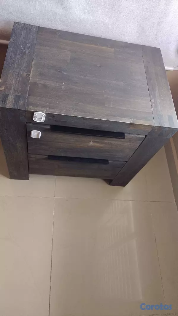 muebles y colchones - Juego de Gavetero y 2 Mesas de noche compradas en Ilumel.  3