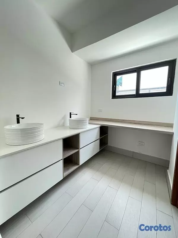 apartamentos - 𝘼𝙥𝙖𝙧𝙩𝙖𝙢𝙚𝙣𝙩𝙤 𝙙𝙚 𝙇𝙪𝙟𝙤 𝙘𝙤𝙣 𝙩𝙚𝙧𝙧𝙖𝙯𝙖 3