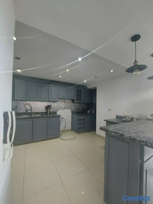 apartamentos - PH DE 480 METROS  SIN AMUEBLAR ALQUILO  RENACIMIENTO.. 3ER NIVEL 
5 HABITACIONES 7