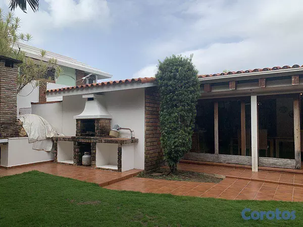 casas - Casa de 4 habitaciones 3 baños en alquiler en Bell 9