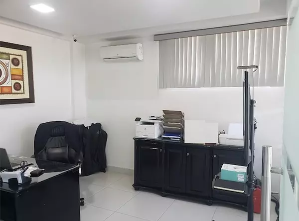 oficinas y locales comerciales - Locla en zona céntrica de arroyo hondo 6