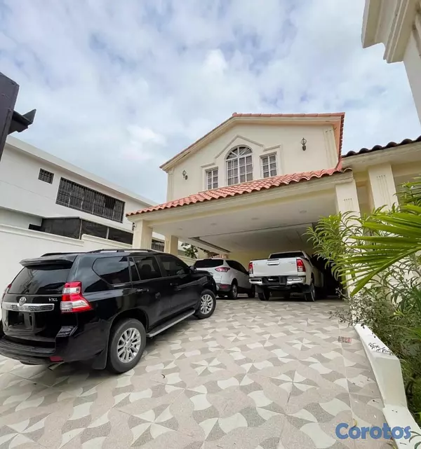 casas - Vendo Casa Familiar en Altos de Arroyo Hondo, Dist 8