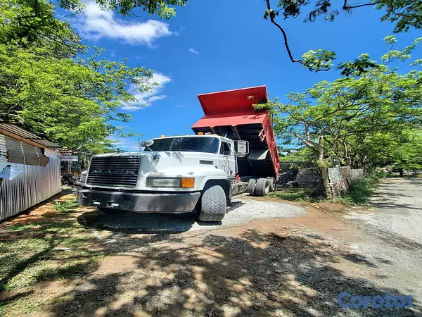 camiones y vehiculos pesados - Mack  6