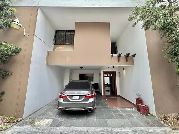 otros inmuebles - Vendo Townhouse en Piantini 4