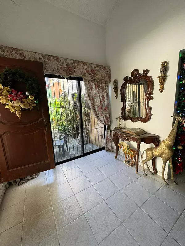 casas - Vendo casa en Costa Verde.  Perfecto para tu próximo proyecto  5