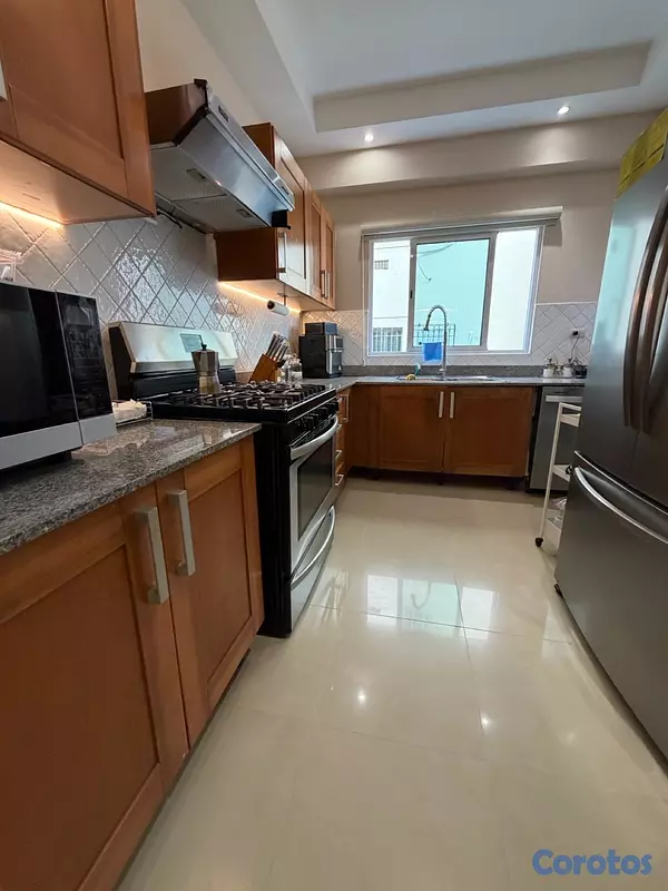 apartamentos - vendo los cacicazgos con o sin muebles tres habitaciones con baño dos parqueos  11