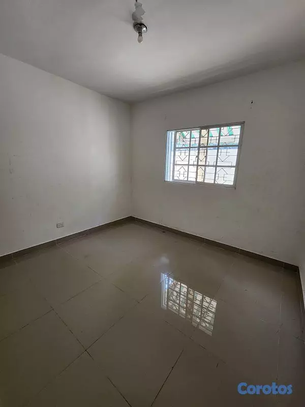oficinas y locales comerciales - Casa Comercial cerca de Caribe Tour y Cruz Roja |  9