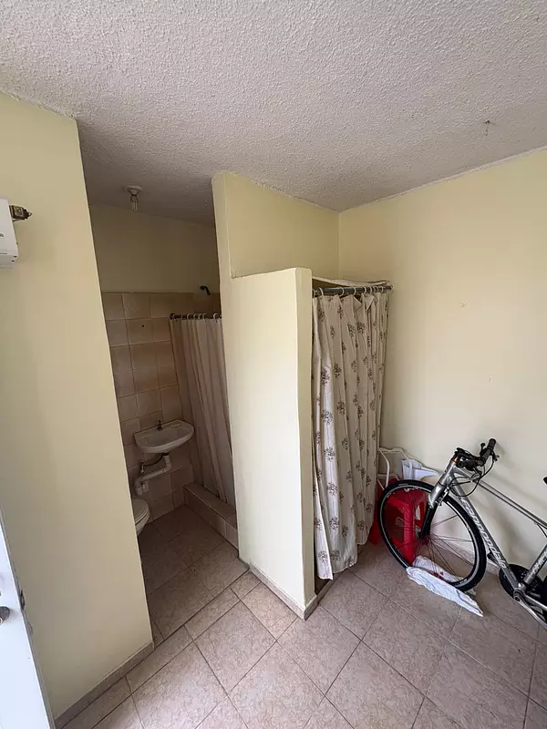 casas - Vendo casa en Av. Independencia  8