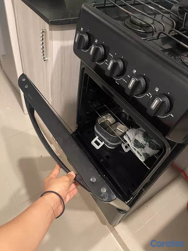 electrodomesticos - Se vende estufa de 4 hornillas con horno 2